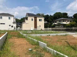 伊勢原市高森２丁目